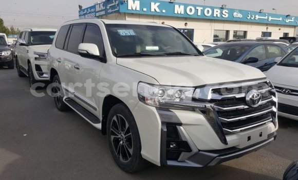 Buy Import Toyota Land Cruiser White Car in Import - Dubai in Hhohho Buy Import Toyota Land Cruiser White Car in Import - Dubai in Hhohho