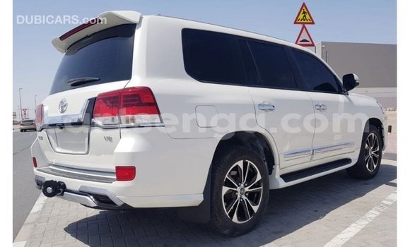 Buy Import Toyota Land Cruiser White Car in Import - Dubai in Hhohho Buy Import Toyota Land Cruiser White Car in Import - Dubai in Hhohho
