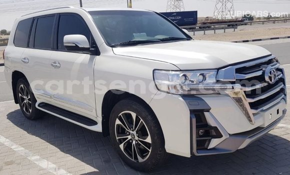 Buy Import Toyota Land Cruiser White Car in Import - Dubai in Hhohho Buy Import Toyota Land Cruiser White Car in Import - Dubai in Hhohho
