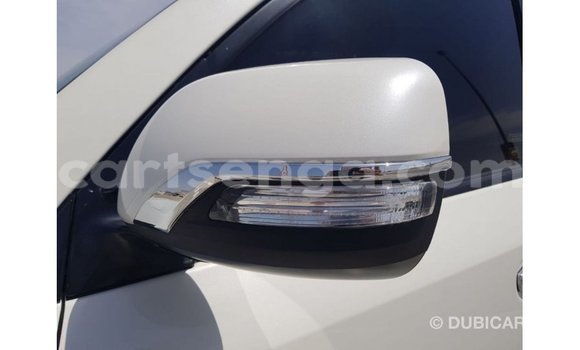 Buy Import Toyota Land Cruiser White Car in Import - Dubai in Hhohho Buy Import Toyota Land Cruiser White Car in Import - Dubai in Hhohho