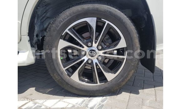 Buy Import Toyota Land Cruiser White Car in Import - Dubai in Hhohho Buy Import Toyota Land Cruiser White Car in Import - Dubai in Hhohho