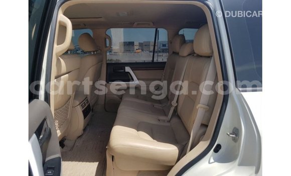 Buy Import Toyota Land Cruiser White Car in Import - Dubai in Hhohho Buy Import Toyota Land Cruiser White Car in Import - Dubai in Hhohho