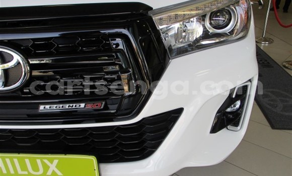 Buy Used Toyota Hilux White Car in Import - Dubai in Hhohho Buy Used Toyota Hilux White Car in Import - Dubai in Hhohho