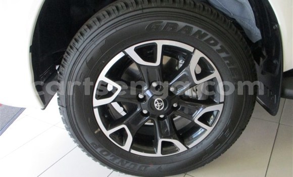 Buy Used Toyota Hilux White Car in Import - Dubai in Hhohho Buy Used Toyota Hilux White Car in Import - Dubai in Hhohho