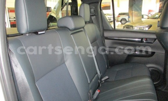 Buy Used Toyota Hilux White Car in Import - Dubai in Hhohho Buy Used Toyota Hilux White Car in Import - Dubai in Hhohho