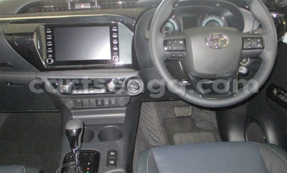 Buy Used Toyota Hilux White Car in Import - Dubai in Hhohho Buy Used Toyota Hilux White Car in Import - Dubai in Hhohho