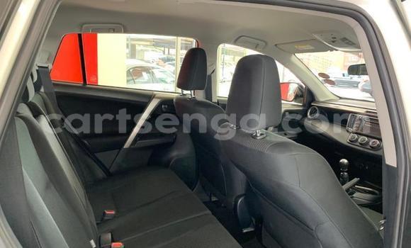 Nunua Ilio tumika Toyota RAV4 White Gari ndani ya Mbabane nchini Manzini Nunua Ilio tumika Toyota RAV4 White Gari ndani ya Mbabane nchini Manzini