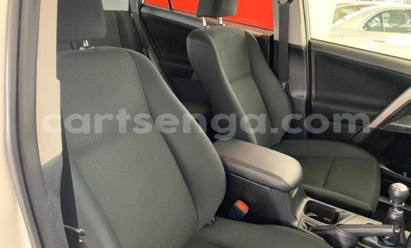 Nunua Ilio tumika Toyota RAV4 White Gari ndani ya Mbabane nchini Manzini Nunua Ilio tumika Toyota RAV4 White Gari ndani ya Mbabane nchini Manzini