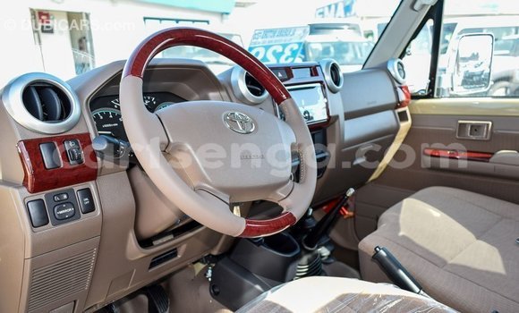 Buy Import Toyota Land Cruiser Beige Car in Import - Dubai in Hhohho Buy Import Toyota Land Cruiser Beige Car in Import - Dubai in Hhohho
