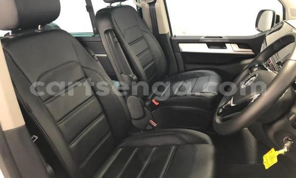 Nunua Ilio tumika Volkswagen Caravelle White Gari ndani ya Ezulwini nchini Hhohho Nunua Ilio tumika Volkswagen Caravelle White Gari ndani ya Ezulwini nchini Hhohho