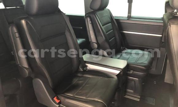 Nunua Ilio tumika Volkswagen Caravelle White Gari ndani ya Ezulwini nchini Hhohho Nunua Ilio tumika Volkswagen Caravelle White Gari ndani ya Ezulwini nchini Hhohho