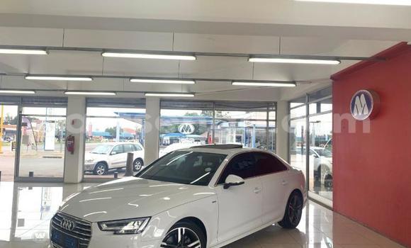 Nunua Ilio tumika Audi A4 White Gari ndani ya Mbabane nchini Manzini Nunua Ilio tumika Audi A4 White Gari ndani ya Mbabane nchini Manzini