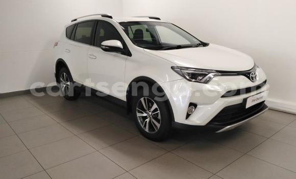 Acheter Occasion Voiture Toyota RAV4 Blanc à Mbabane, Manzini Acheter Occasion Voiture Toyota RAV4 Blanc à Mbabane, Manzini