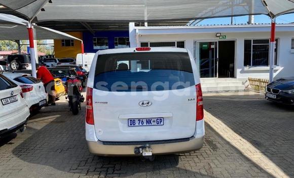 Acheter Occasion Voiture Hyundai H1 Blanc à Manzini, Manzini Acheter Occasion Voiture Hyundai H1 Blanc à Manzini, Manzini