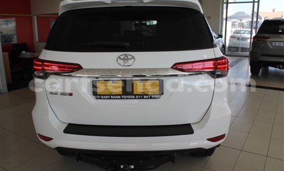 Buy Used Toyota Fortuner White Car in Ezulwini in Hhohho Buy Used Toyota Fortuner White Car in Ezulwini in Hhohho