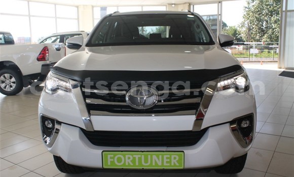 Buy Used Toyota Fortuner White Car in Ezulwini in Hhohho Buy Used Toyota Fortuner White Car in Ezulwini in Hhohho