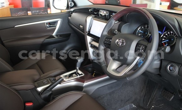 Buy Used Toyota Fortuner White Car in Ezulwini in Hhohho Buy Used Toyota Fortuner White Car in Ezulwini in Hhohho