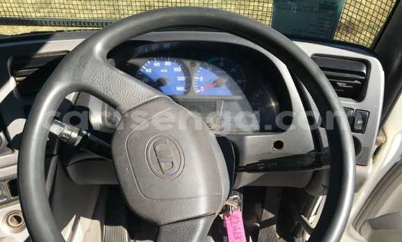 Acheter Occasion Utilitaire Nissan UD Blanc à Import - Dubai, Hhohho Acheter Occasion Utilitaire Nissan UD Blanc à Import - Dubai, Hhohho