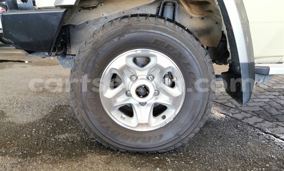 Acheter Occasion Voiture Toyota Land Cruiser Beige à Ezulwini, Hhohho Acheter Occasion Voiture Toyota Land Cruiser Beige à Ezulwini, Hhohho