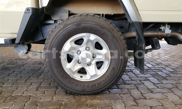 Acheter Occasion Voiture Toyota Land Cruiser Beige à Ezulwini, Hhohho Acheter Occasion Voiture Toyota Land Cruiser Beige à Ezulwini, Hhohho