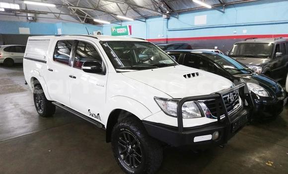 Buy Used Toyota Hilux White Car in Big Bend in Lubombo District Buy Used Toyota Hilux White Car in Big Bend in Lubombo District