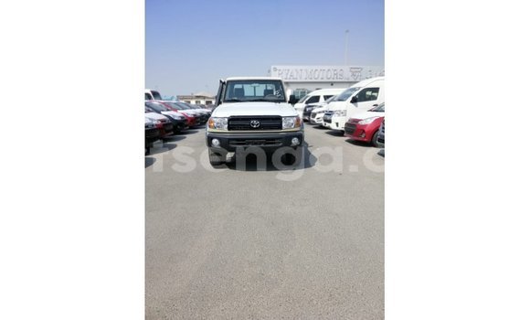Buy Import Toyota Land Cruiser Beige Car in Import - Dubai in Hhohho Buy Import Toyota Land Cruiser Beige Car in Import - Dubai in Hhohho