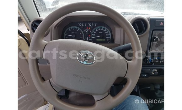 Buy Import Toyota Land Cruiser Beige Car in Import - Dubai in Hhohho Buy Import Toyota Land Cruiser Beige Car in Import - Dubai in Hhohho