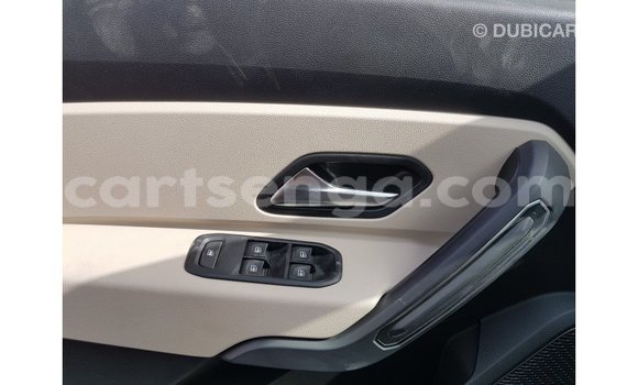 Acheter Import Voiture Renault 19 Vert à Import - Dubai, Hhohho Acheter Import Voiture Renault 19 Vert à Import - Dubai, Hhohho