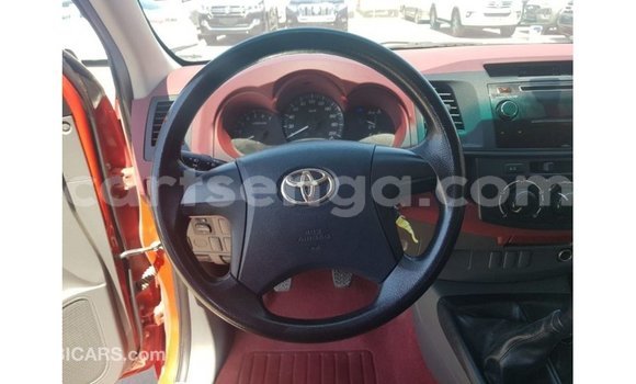 Acheter Import Voiture Toyota Hilux Rouge à Import - Dubai, Hhohho Acheter Import Voiture Toyota Hilux Rouge à Import - Dubai, Hhohho