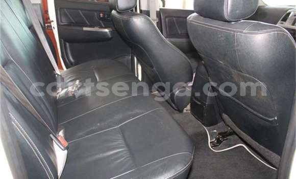 Buy Used Toyota Hilux White Car in Mbabane in Manzini Buy Used Toyota Hilux White Car in Mbabane in Manzini