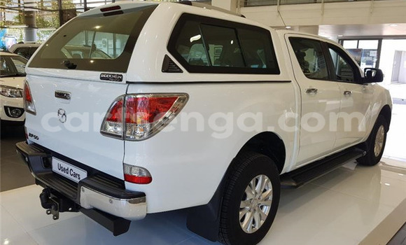 Buy Used Mazda BT-50 White Car in Bhunya in Manzini Buy Used Mazda BT-50 White Car in Bhunya in Manzini