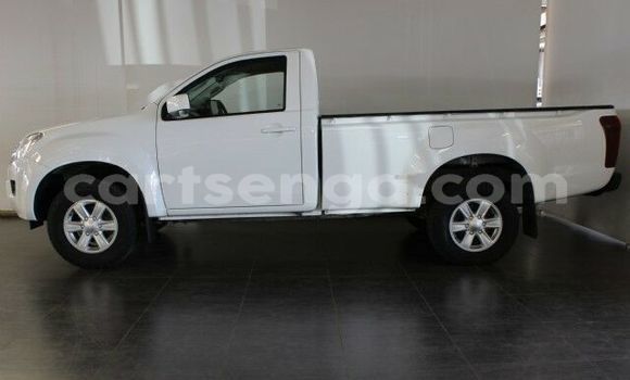 Buy Used Isuzu KB White Car in Bhunya in Manzini Buy Used Isuzu KB White Car in Bhunya in Manzini