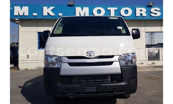 Buy Import Toyota Hiace White Car in Import - Dubai in Hhohho Buy Import Toyota Hiace White Car in Import - Dubai in Hhohho
