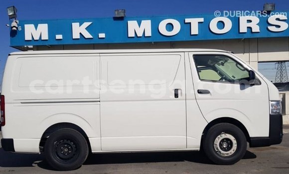 Buy Import Toyota Hiace White Car in Import - Dubai in Hhohho Buy Import Toyota Hiace White Car in Import - Dubai in Hhohho