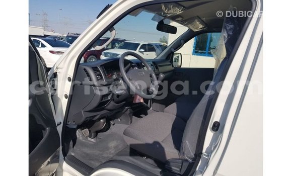 Buy Import Toyota Hiace White Car in Import - Dubai in Hhohho Buy Import Toyota Hiace White Car in Import - Dubai in Hhohho