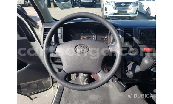 Buy Import Toyota Hiace White Car in Import - Dubai in Hhohho Buy Import Toyota Hiace White Car in Import - Dubai in Hhohho