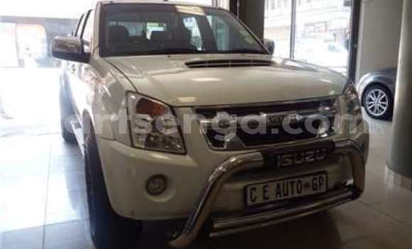 Buy Used Isuzu KB White Car in Bhunya in Manzini