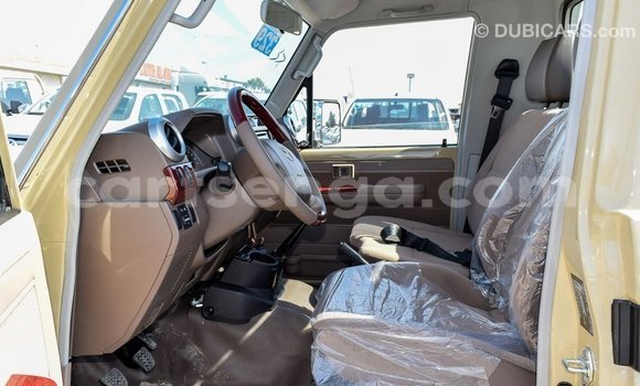 Buy Import Toyota Land Cruiser Beige Car in Import - Dubai in Hhohho Buy Import Toyota Land Cruiser Beige Car in Import - Dubai in Hhohho