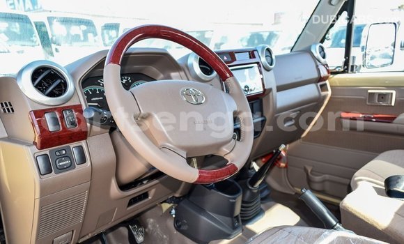Buy Import Toyota Land Cruiser Beige Car in Import - Dubai in Hhohho Buy Import Toyota Land Cruiser Beige Car in Import - Dubai in Hhohho
