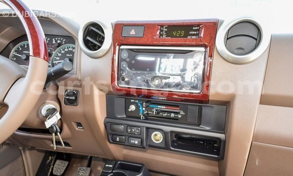 Buy Import Toyota Land Cruiser Beige Car in Import - Dubai in Hhohho Buy Import Toyota Land Cruiser Beige Car in Import - Dubai in Hhohho