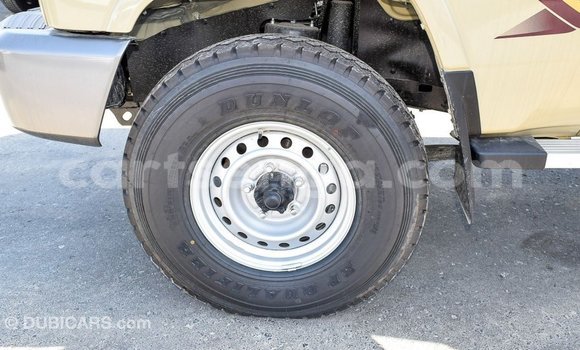 Buy Import Toyota Land Cruiser Beige Car in Import - Dubai in Hhohho Buy Import Toyota Land Cruiser Beige Car in Import - Dubai in Hhohho