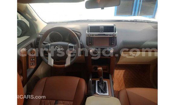 Buy Import Toyota Land Cruiser White Car in Import - Dubai in Hhohho Buy Import Toyota Land Cruiser White Car in Import - Dubai in Hhohho