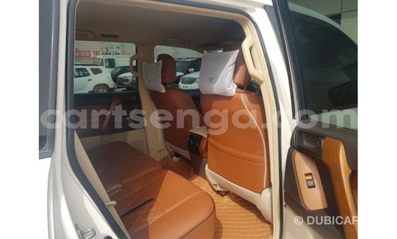 Buy Import Toyota Land Cruiser White Car in Import - Dubai in Hhohho Buy Import Toyota Land Cruiser White Car in Import - Dubai in Hhohho