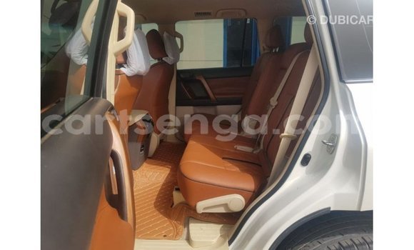 Buy Import Toyota Land Cruiser White Car in Import - Dubai in Hhohho Buy Import Toyota Land Cruiser White Car in Import - Dubai in Hhohho