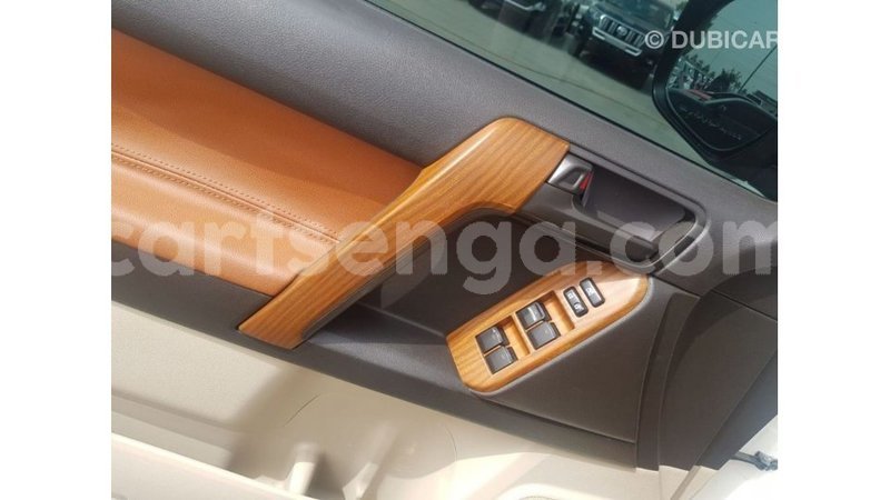 Big with watermark toyota land cruiser hhohho import dubai 16586