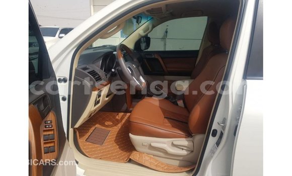 Buy Import Toyota Land Cruiser White Car in Import - Dubai in Hhohho Buy Import Toyota Land Cruiser White Car in Import - Dubai in Hhohho
