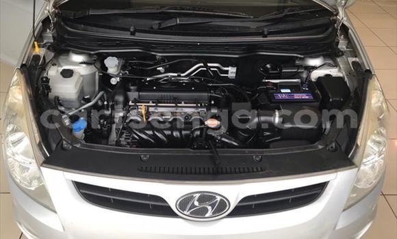 Buy Used Hyundai i20 Silver Car in Bhunya in Manzini Buy Used Hyundai i20 Silver Car in Bhunya in Manzini