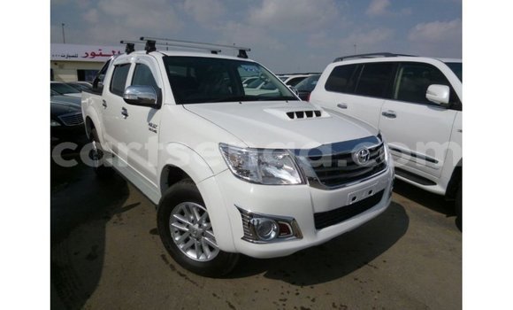 Nunua Imported Toyota Hilux White Gari ndani ya Import - Dubai nchini Hhohho Nunua Imported Toyota Hilux White Gari ndani ya Import - Dubai nchini Hhohho