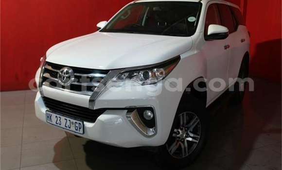 Buy Used Toyota Fortuner White Car in Mbabane in Manzini Buy Used Toyota Fortuner White Car in Mbabane in Manzini