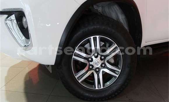 Buy Used Toyota Fortuner White Car in Mbabane in Manzini Buy Used Toyota Fortuner White Car in Mbabane in Manzini